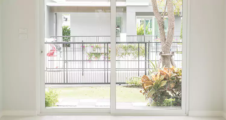 Balcony Screen Door Repair in Riverview, FL