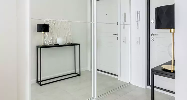 Mirrored Bifold Closet Doors Repair in Riverview, FL